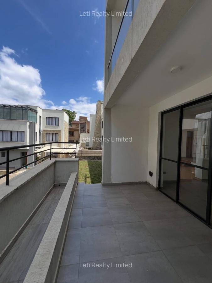5 Bed Townhouse with En Suite in Lavington - 2