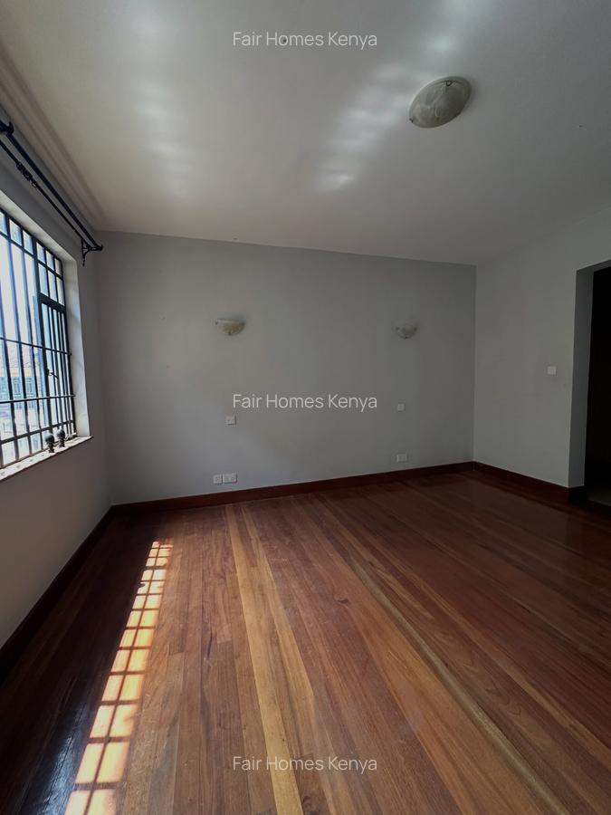 5 Bed Townhouse with En Suite at Lavington Green - 11