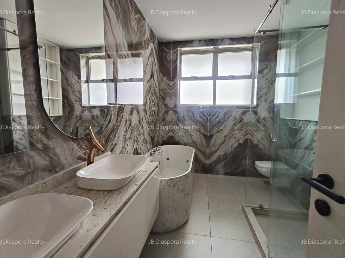 4 Bed Apartment with En Suite in General Mathenge - 9