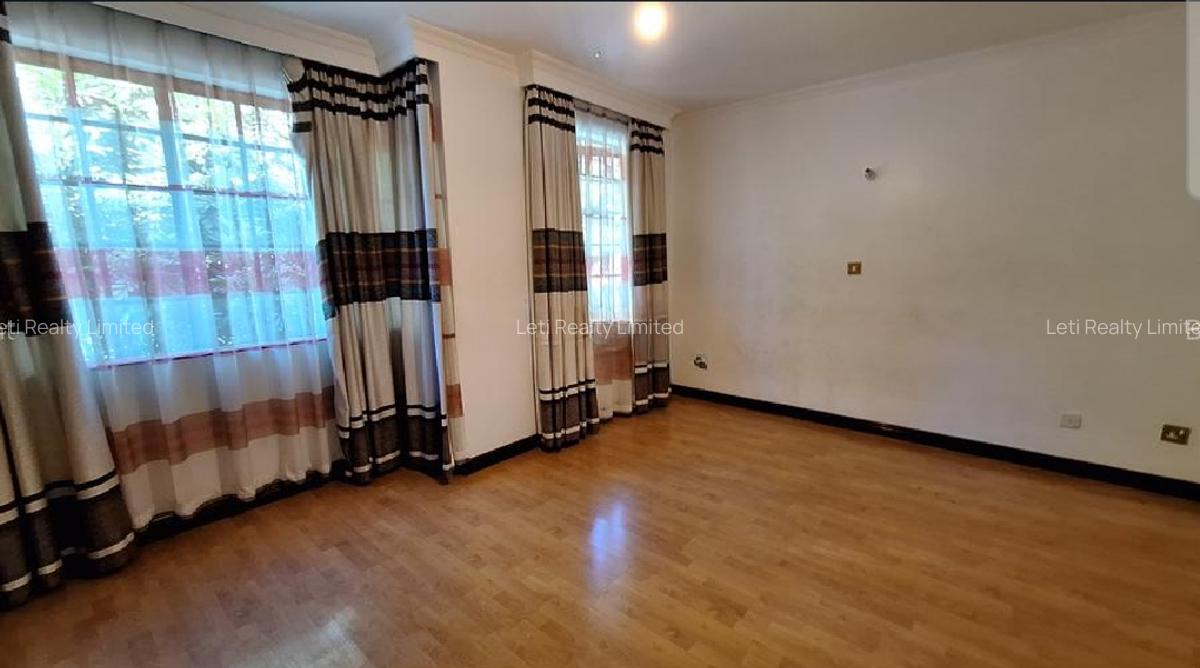 4 Bed Villa with En Suite in Lavington - 4