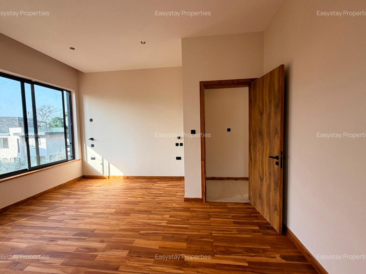 4 Bed Villa with En Suite in Loresho - 7