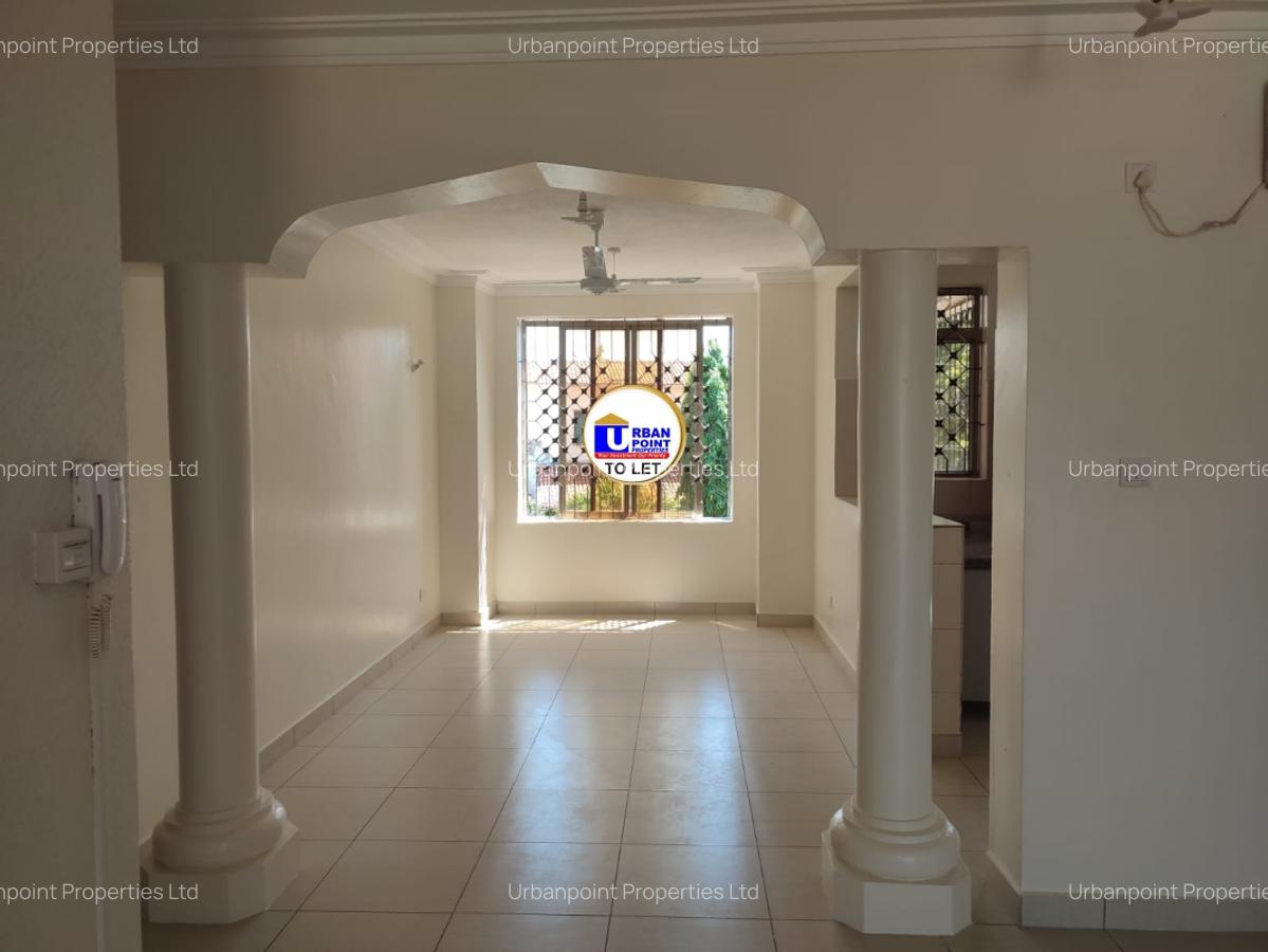 2 Bed Apartment with En Suite at Greenwood - 12