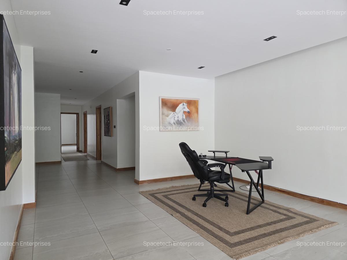 Furnished 4 Bed Apartment with En Suite in Spring Valley - 17