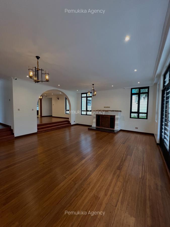 7 Bed House with En Suite in Runda - 2