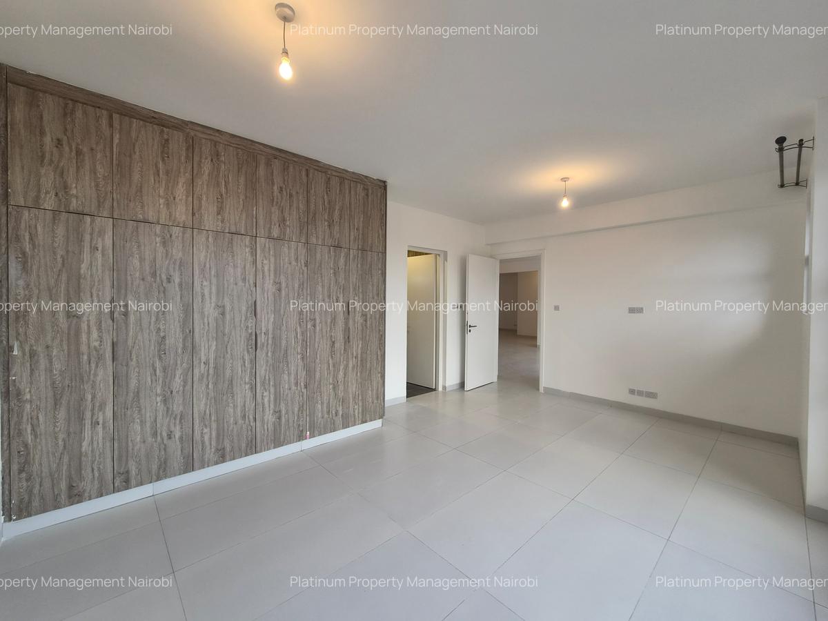 Furnished 4 Bed Apartment with En Suite at Second Parklands - 13