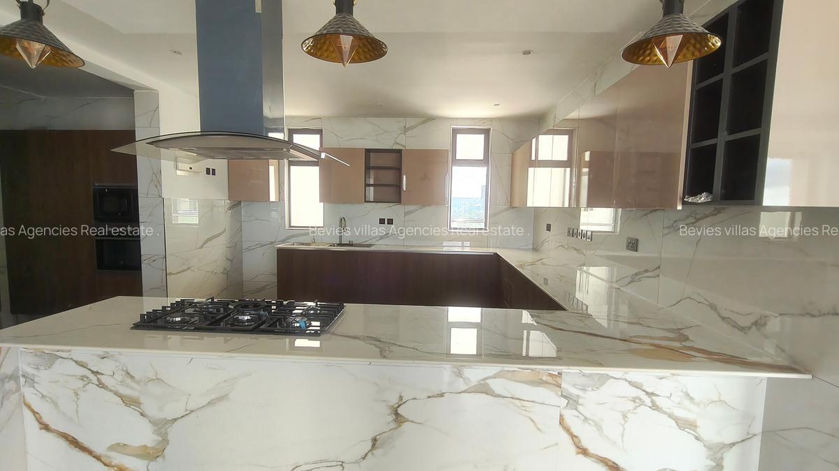 3 Bed Apartment with En Suite at Riverside - 1