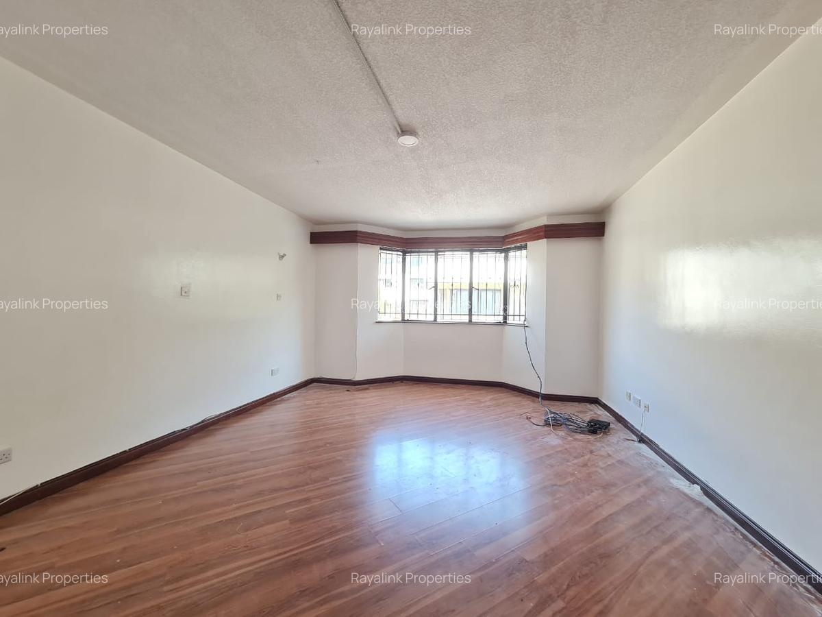 4 Bed Townhouse with En Suite at Off Brookside Drive - 12