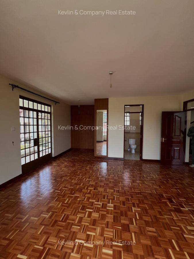4 Bed Townhouse with En Suite in Lavington - 10
