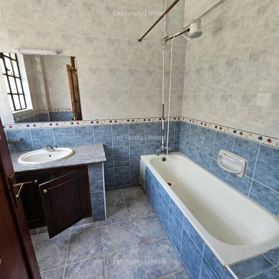 4 Bed Townhouse with En Suite in Lavington - 15