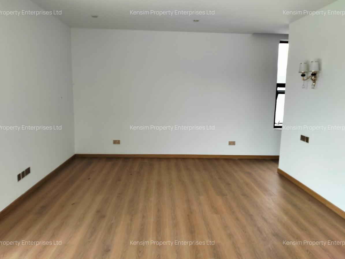 5 Bed Townhouse with En Suite in Lavington - 19