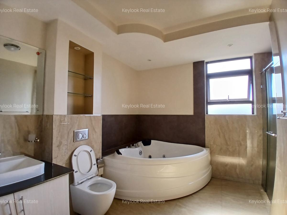 3 Bed Apartment with En Suite in Riverside - 7