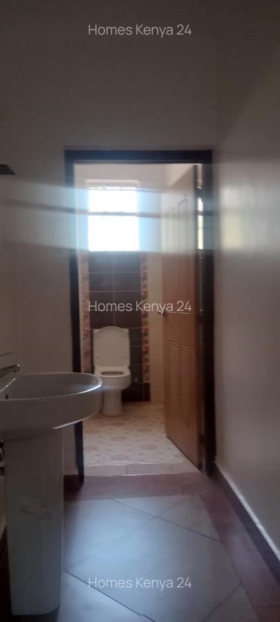5 Bed House in Runda - 17