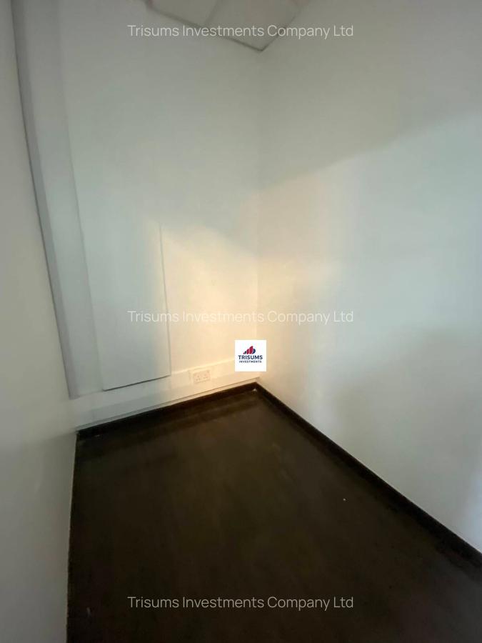 2,500 ft² Commercial Property with Fibre Internet in Riverside - 12