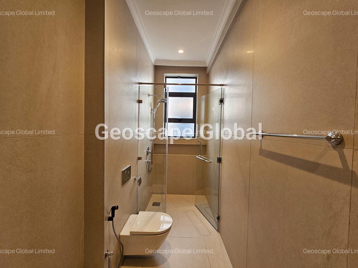 5 Bed Townhouse with En Suite in Lavington - 12