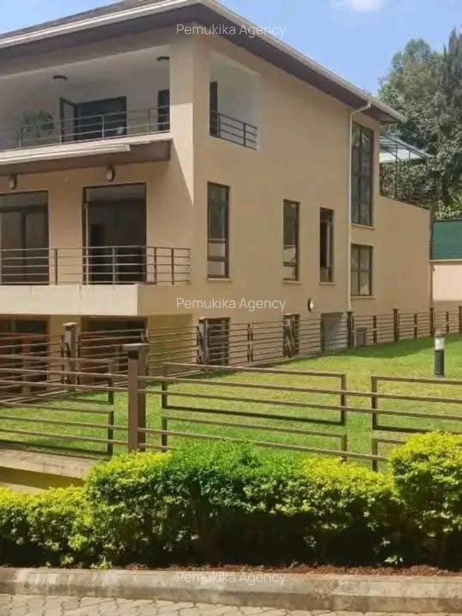 5 Bed Townhouse with En Suite in Lavington - 2
