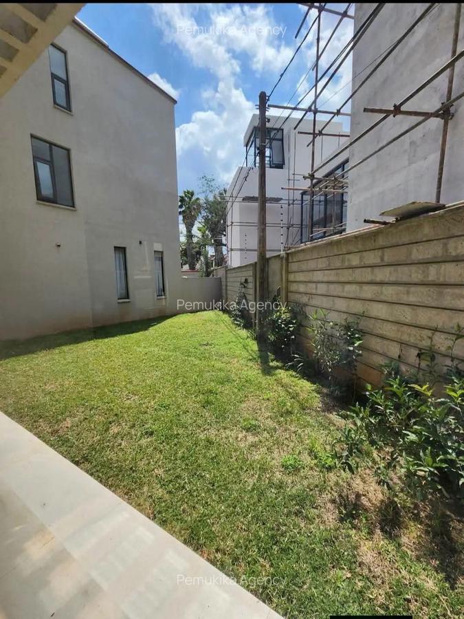 5 Bed Townhouse with En Suite in Lavington - 14