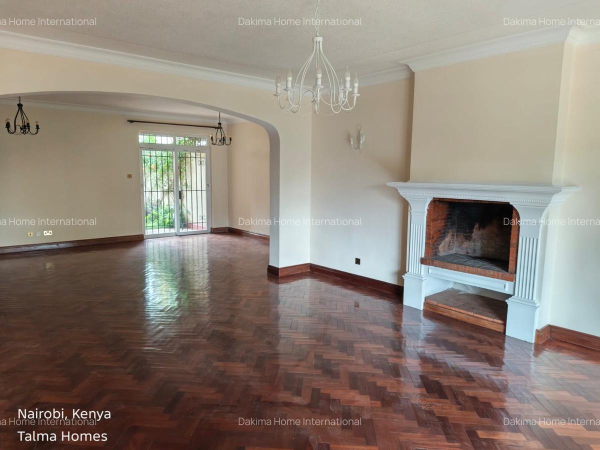 4 Bed Townhouse with En Suite in Brookside - 3