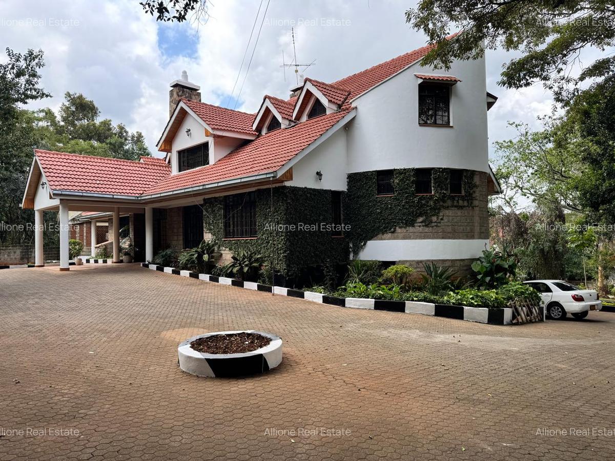 4 Bed House at Near Giraffe Centre - 1