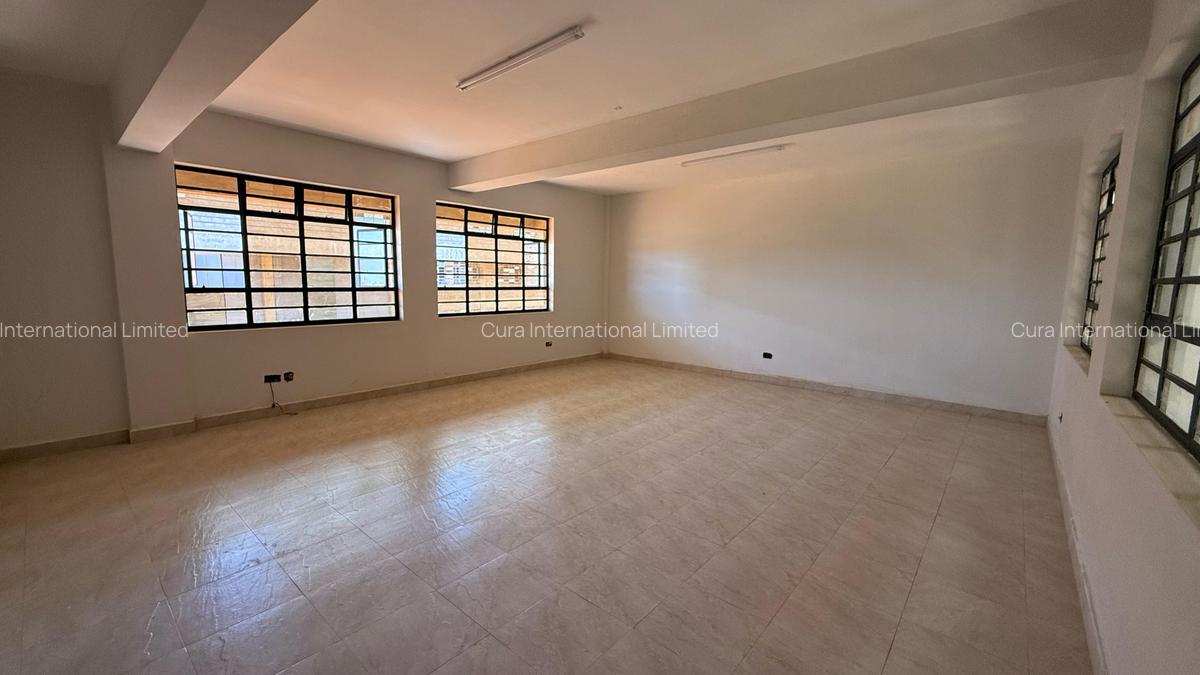 6,000 ft² Warehouse in Industrial Area - 5