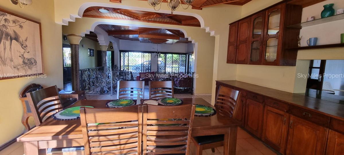 4 Bed Villa with En Suite at Pride Inn - 9