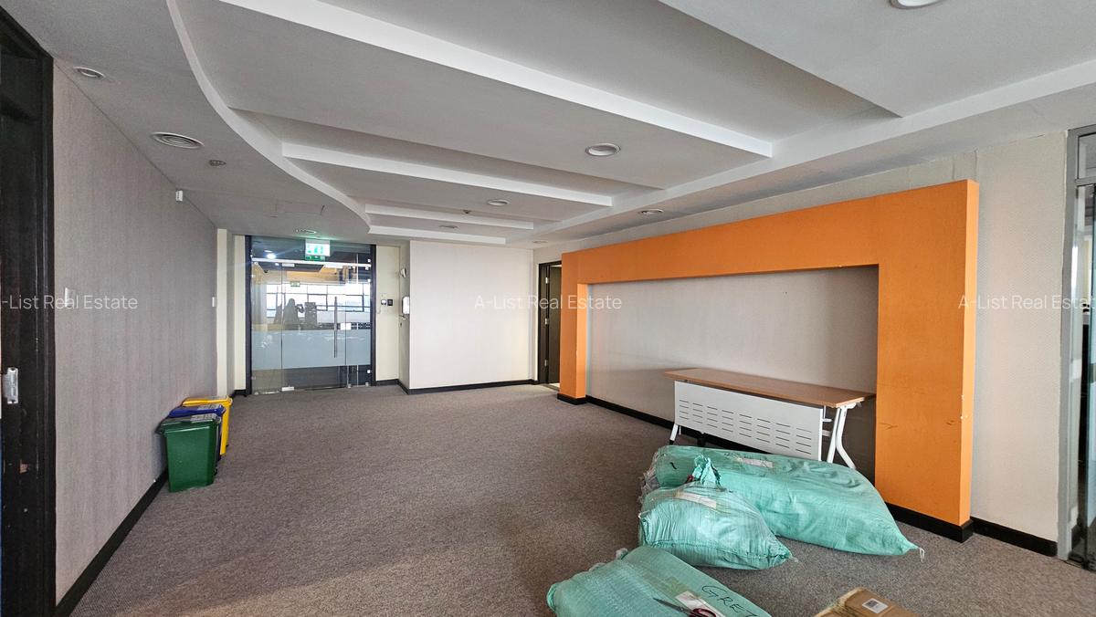 3,400 ft² Commercial Property with Service Charge Included at Upper Hill Area - 3