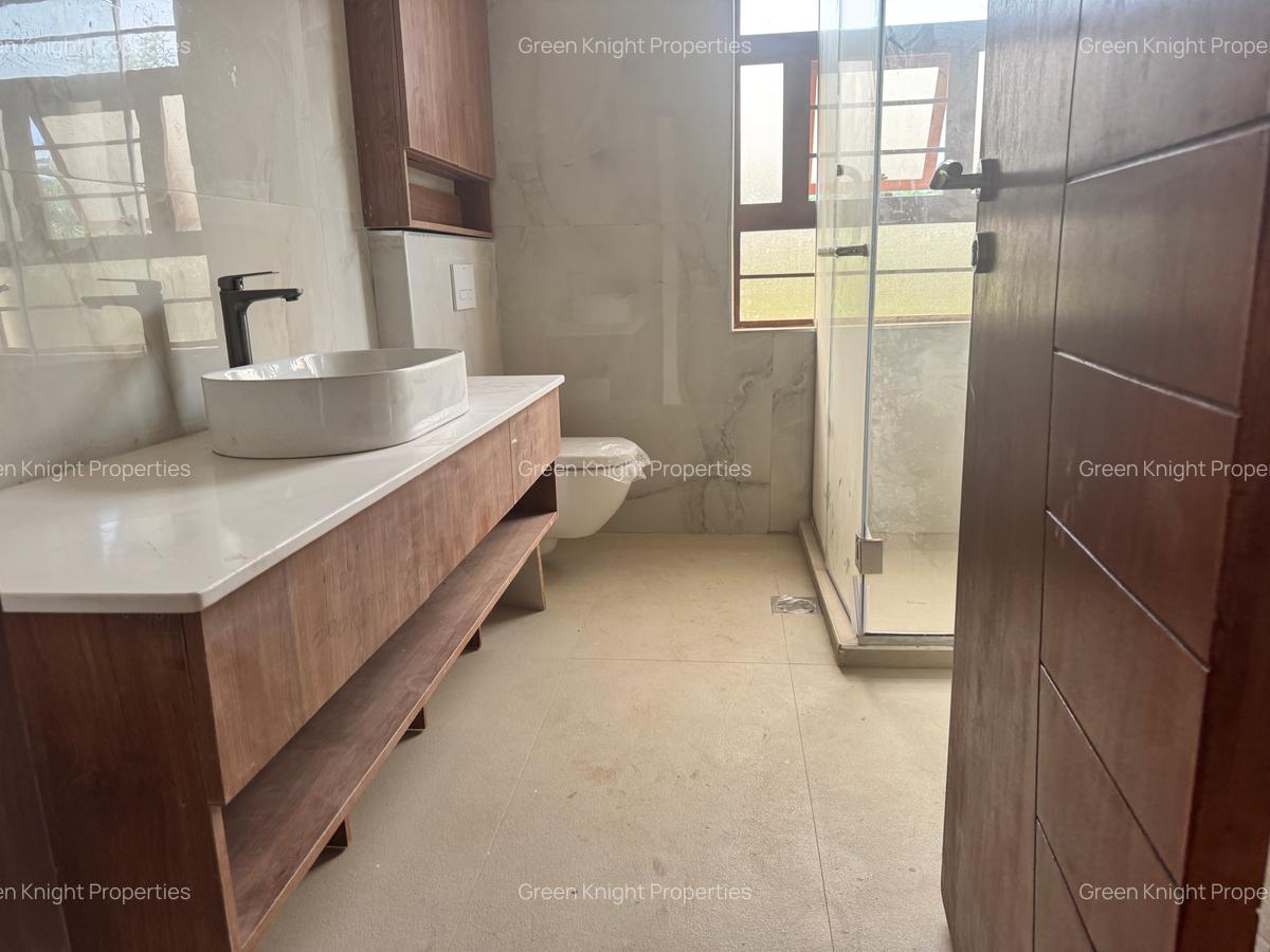 4 Bed House with En Suite in Karen - 7