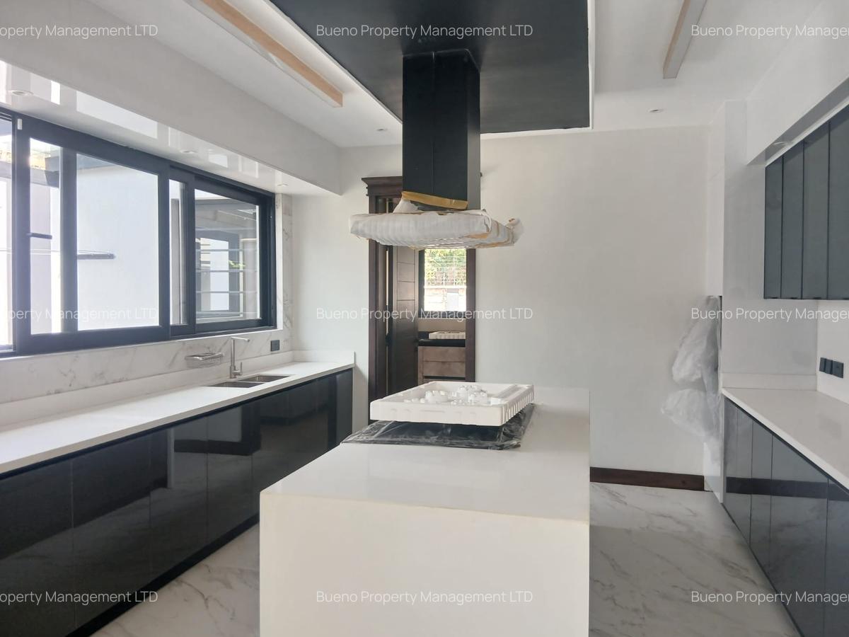 5 Bed Townhouse with Swimming Pool in Nyari - 4