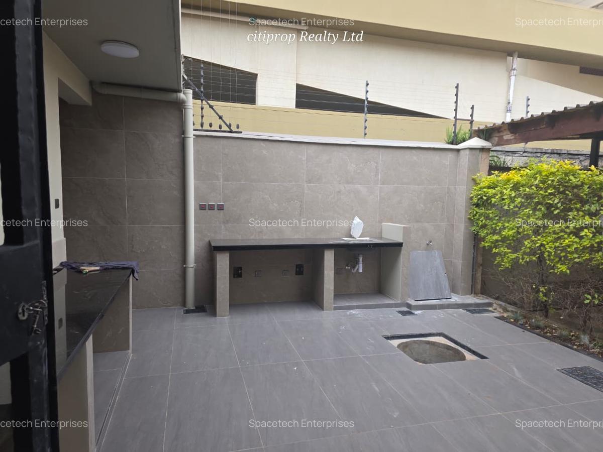 4 Bed Townhouse with En Suite in Westlands Area - 18