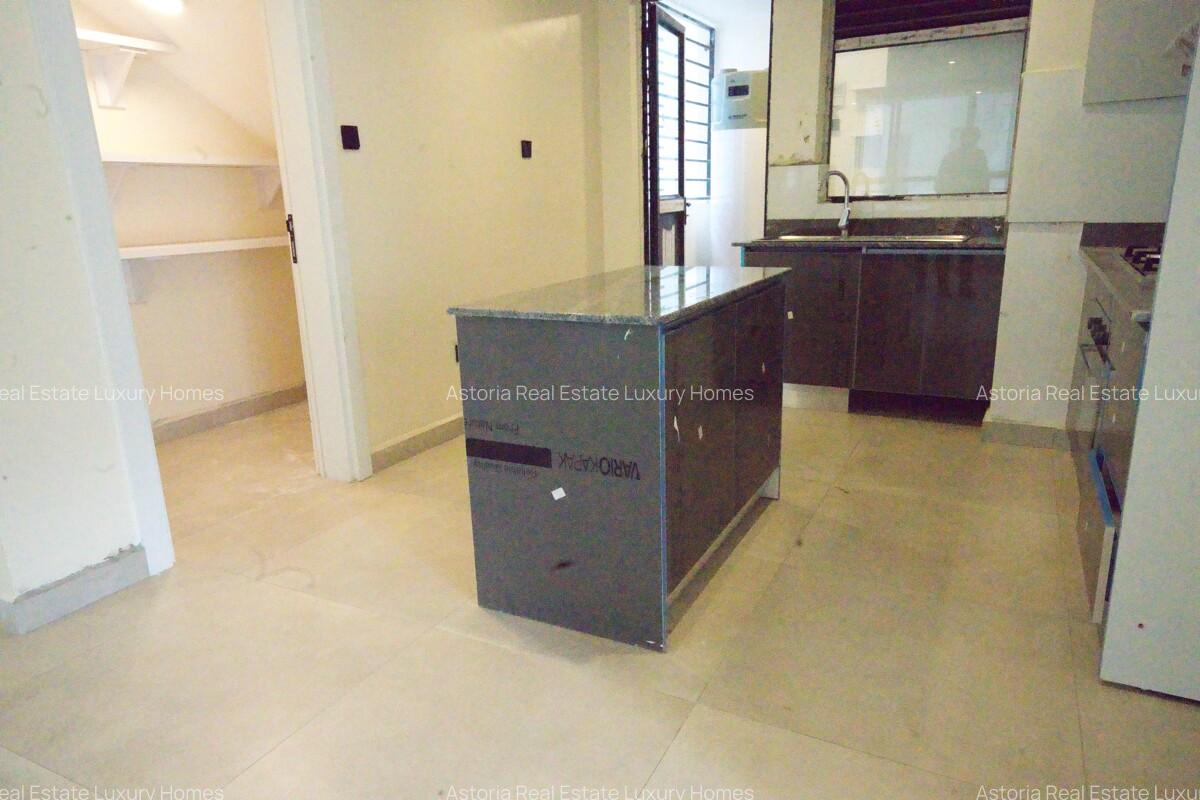 2 Bed Apartment with En Suite at 2026-430 2 Bed - 12