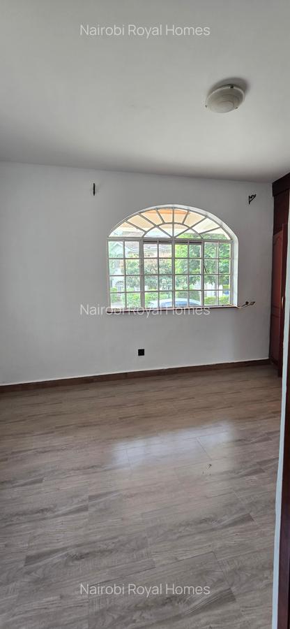 5 Bed Townhouse with En Suite at Off Convent Drive - 19