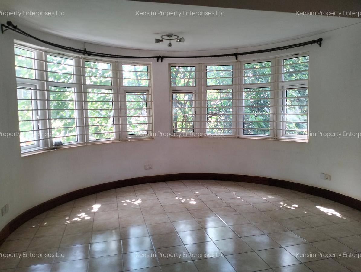 5 Bed Townhouse with En Suite in Rosslyn - 11