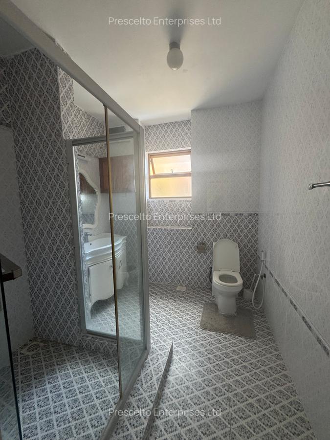 3 Bed Apartment with En Suite at Off Links Road - 7