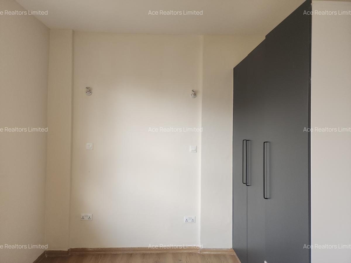 5 Bed Apartment with En Suite at Parklands - 12