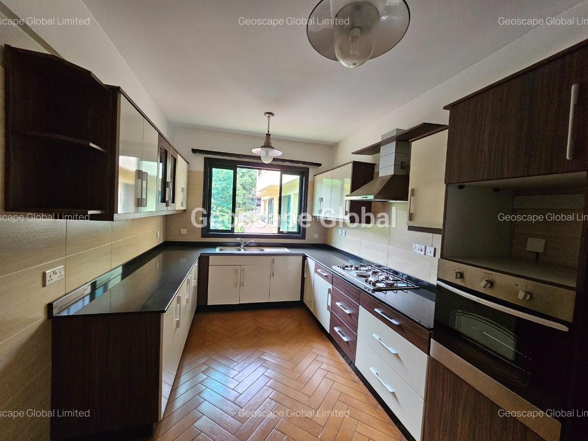 3 Bed Townhouse with En Suite in Spring Valley - 9