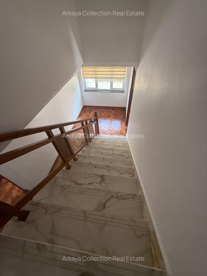 5 Bed Townhouse with En Suite in Lavington - 16