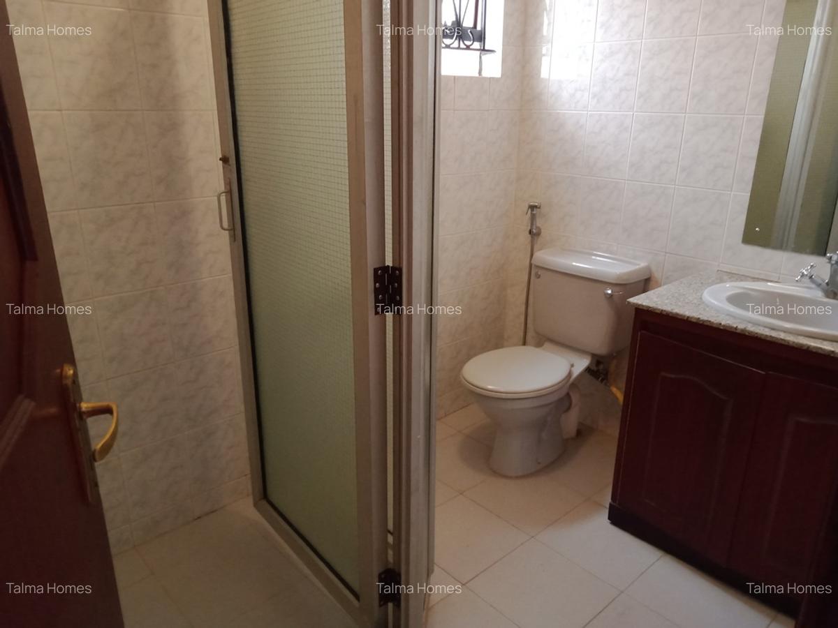 4 Bed Townhouse with En Suite at Lavington Green - 19