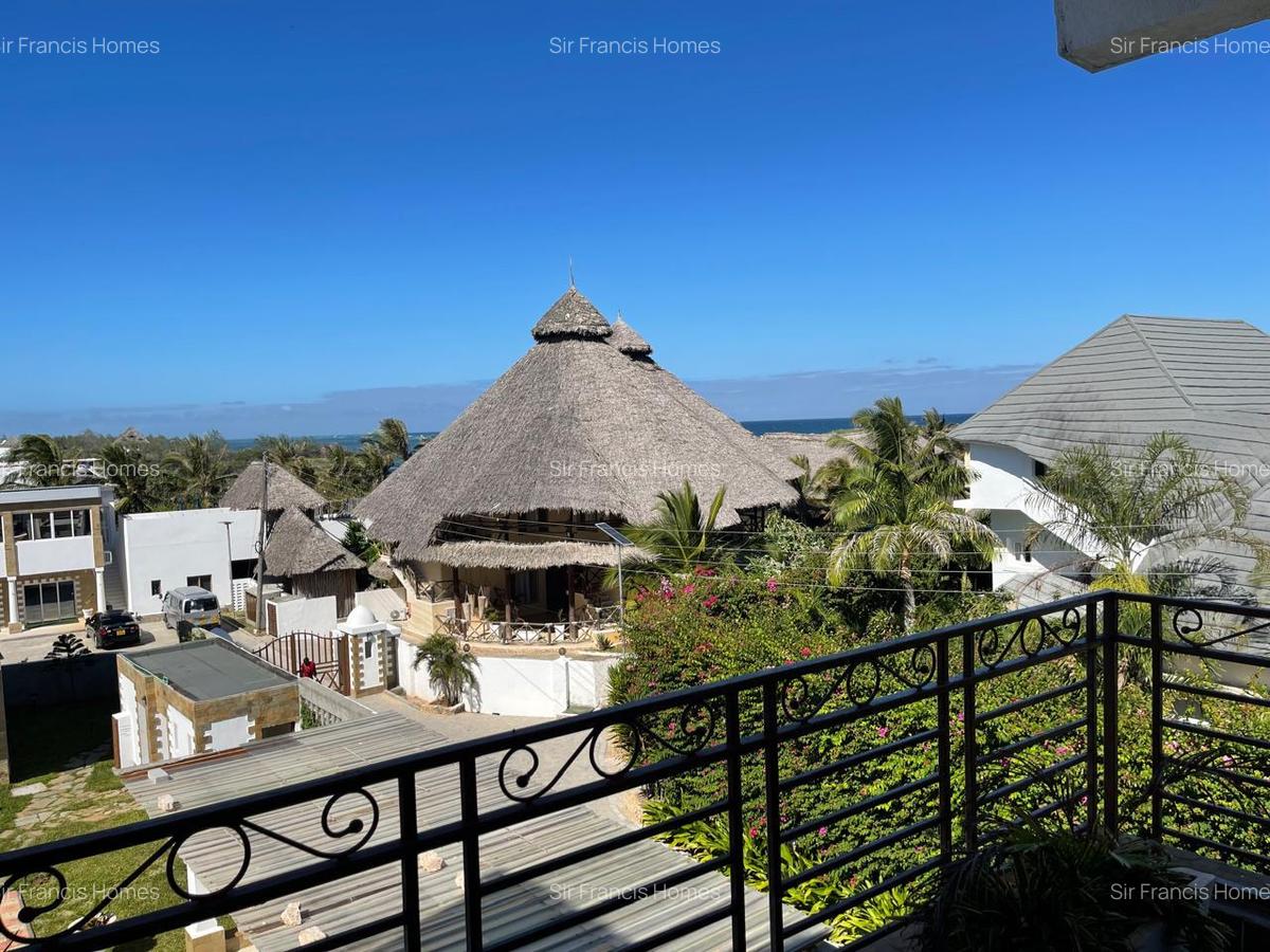 Serviced 6 Bed Apartment with En Suite at Watamu Beach - 9