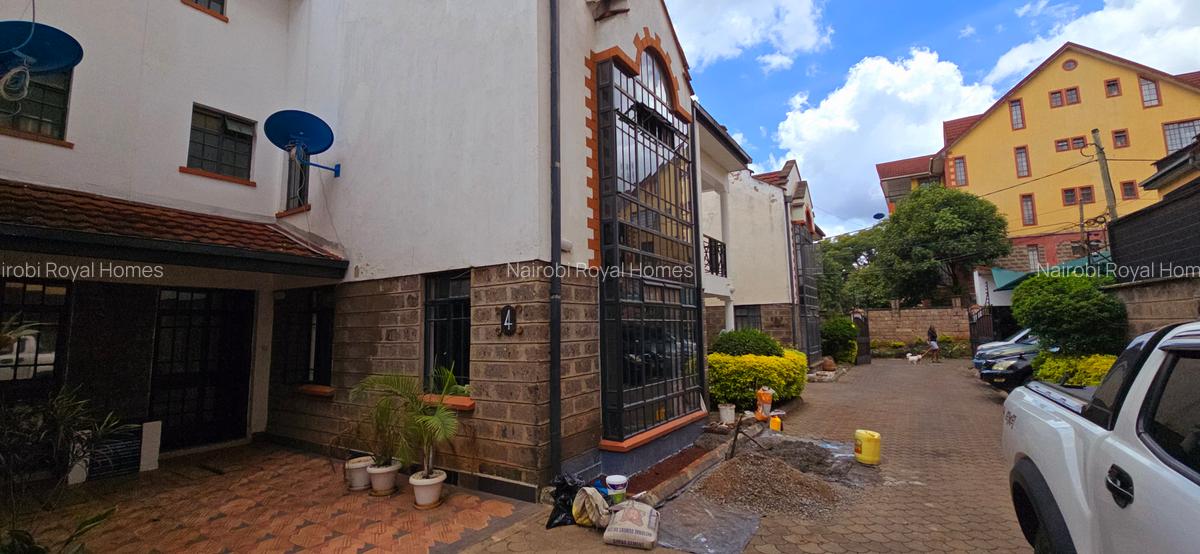 4 Bed Townhouse with En Suite at Mbaazi Road - 3