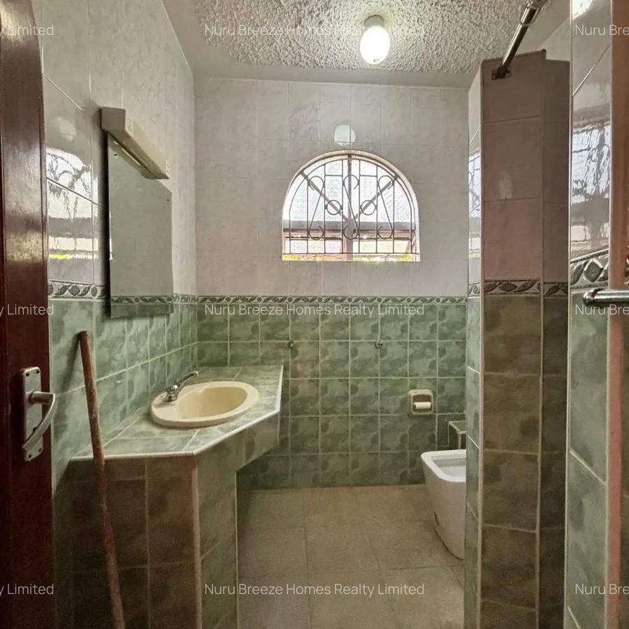 4 Bed Townhouse with En Suite in Westlands Area - 15
