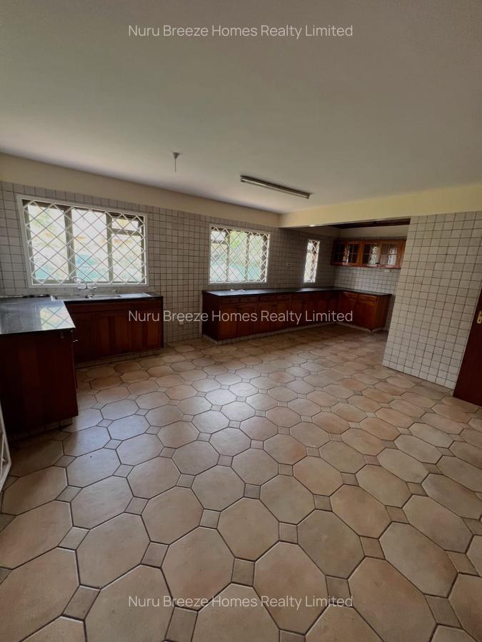4 Bed Townhouse with En Suite in Lavington - 3