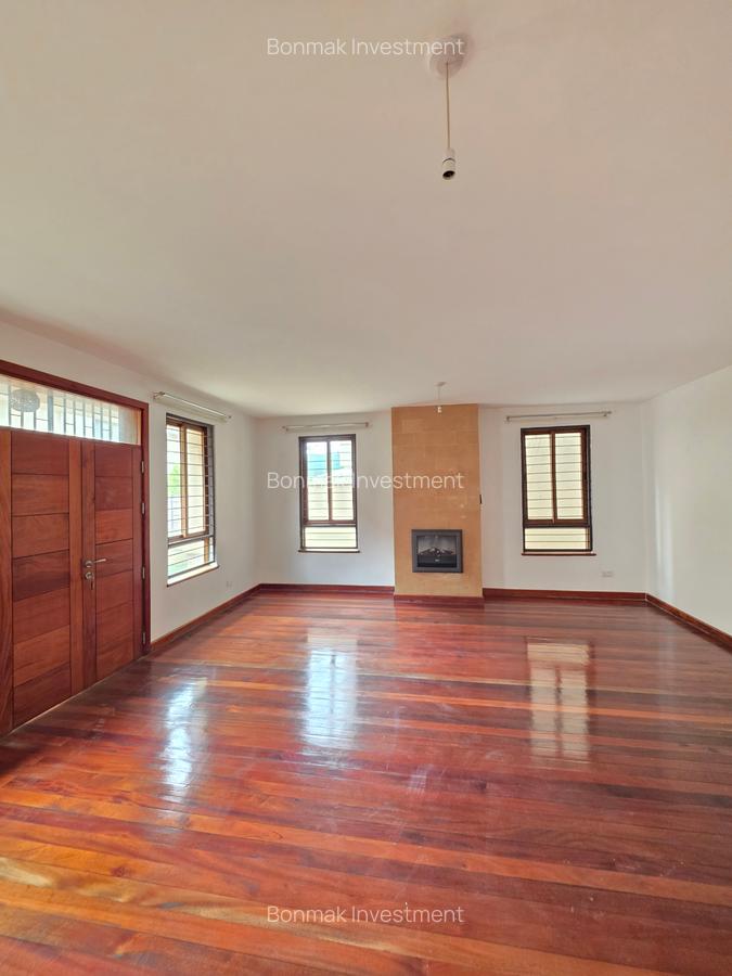 5 Bed Townhouse with En Suite at Lavington Green - 15