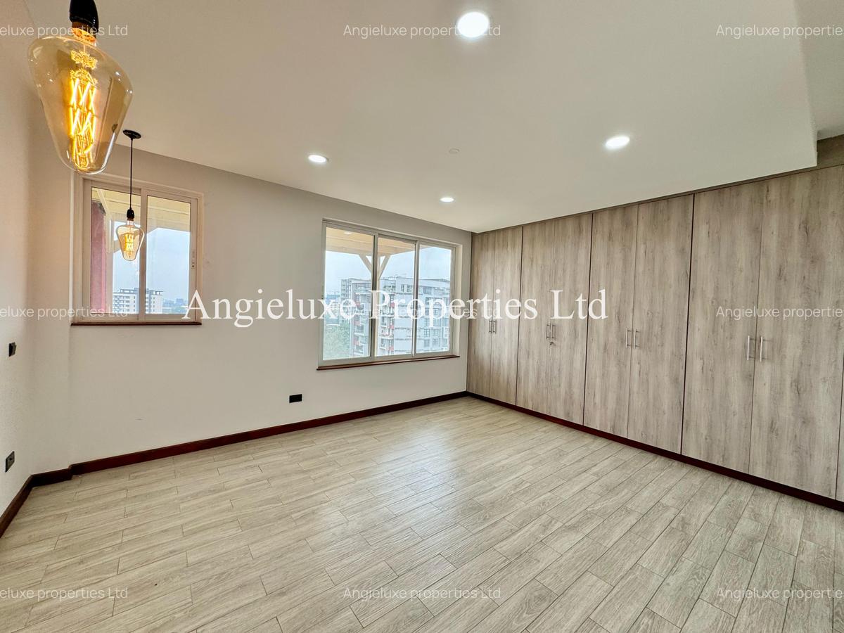 4 Bed Apartment with En Suite at General Mathenge - 16