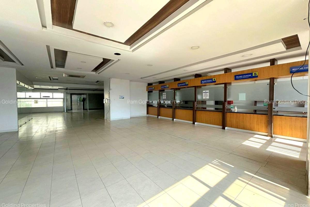 Office with Lift in Parklands - 11