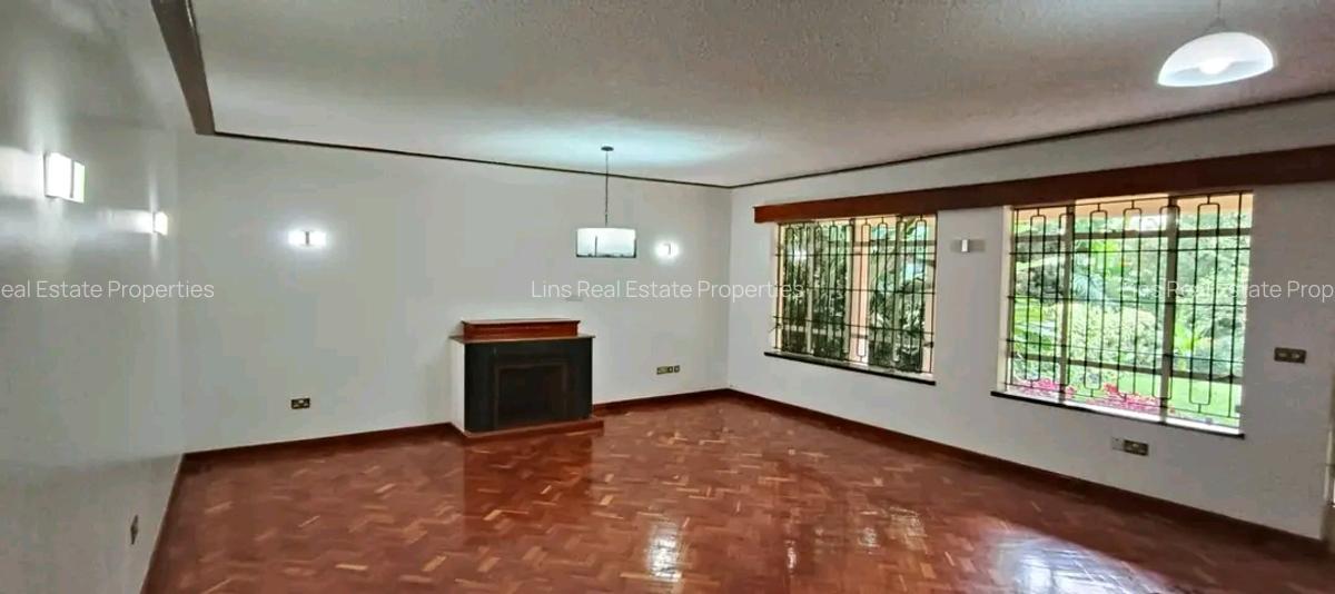 5 Bed House with En Suite in Runda - 16