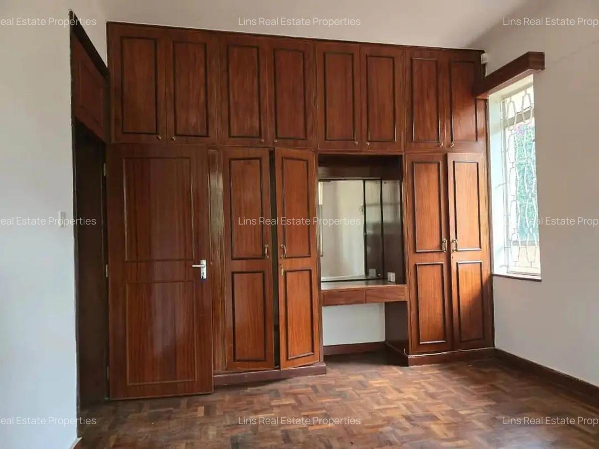 4 Bed Townhouse with En Suite in Kitisuru - 10