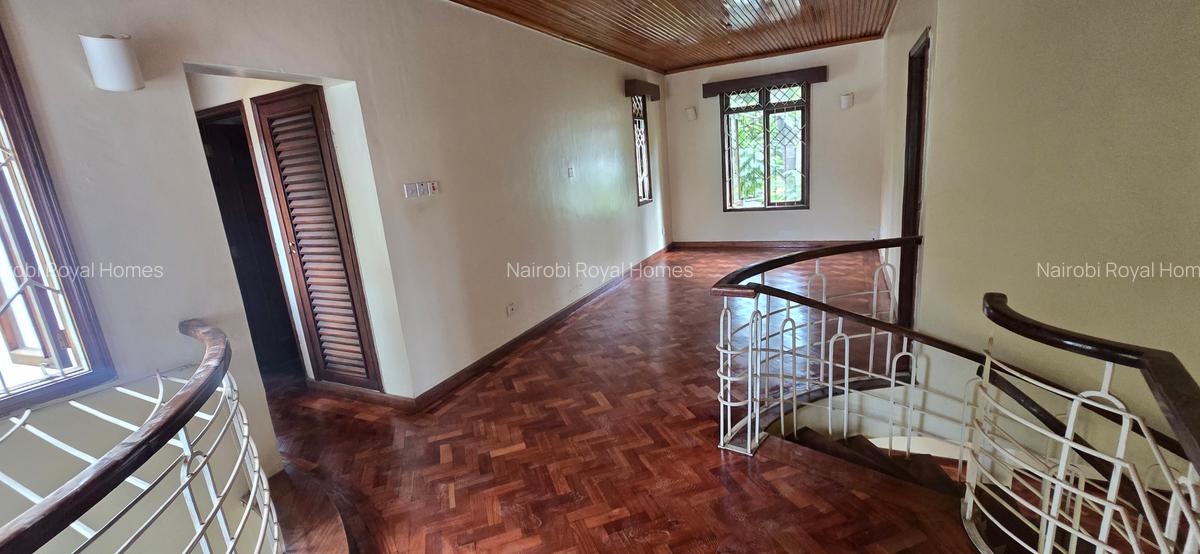 4 Bed Townhouse with En Suite at Convent Drive - 18