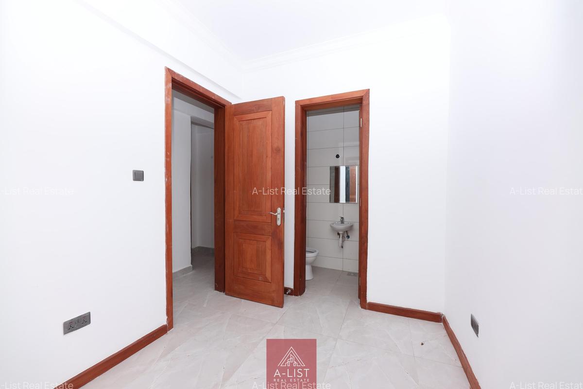 3 Bed Apartment with En Suite at Nyando Road - 10