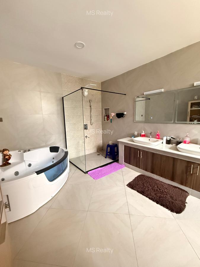4 Bed Townhouse with En Suite in Spring Valley - 9