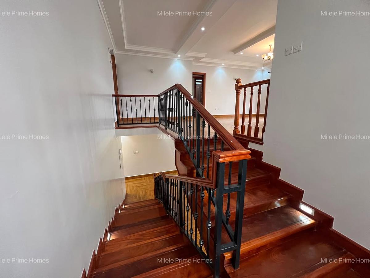 4 Bed Villa with En Suite at Runda Close - 9