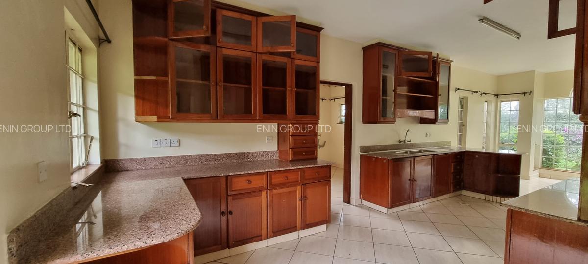 5 Bed Townhouse with En Suite at Lone Tree - 7